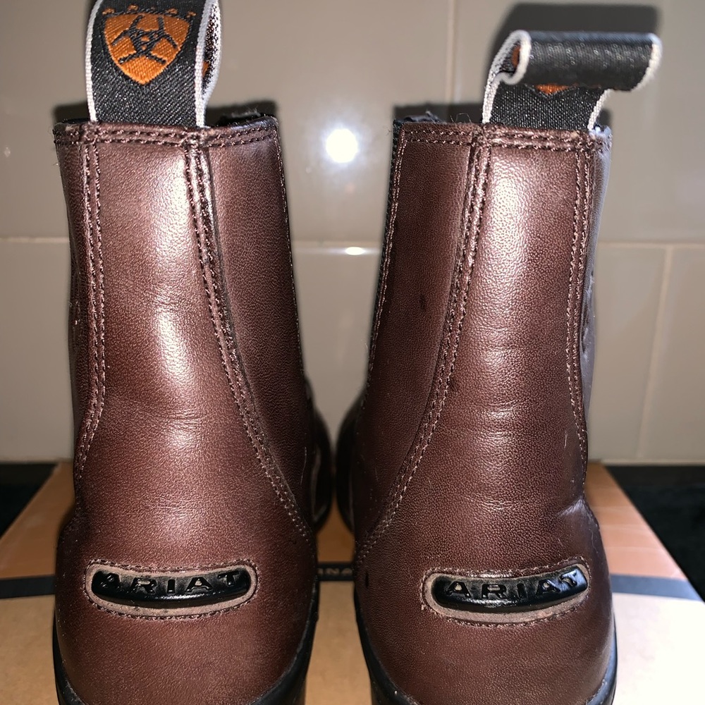 Kids Ariat riding boots size 1